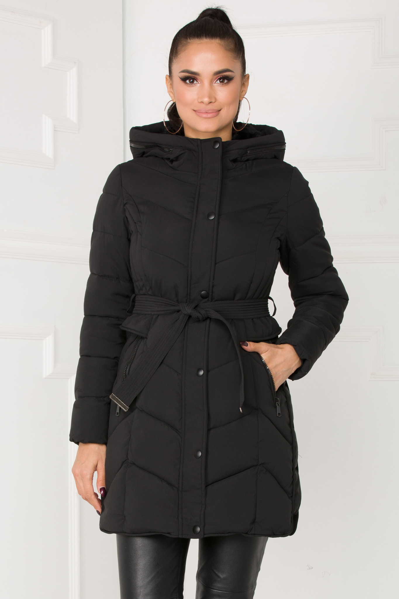 Jacheta bee neagra