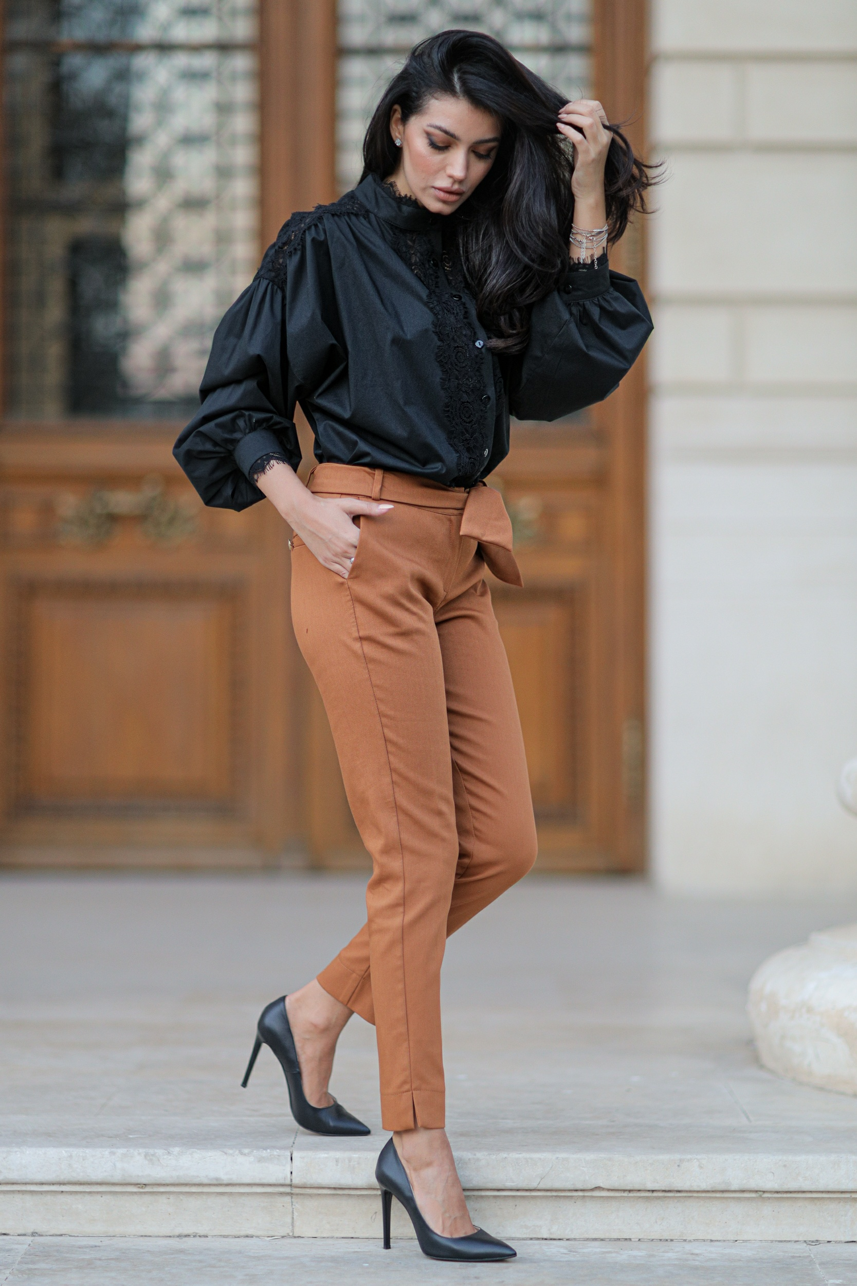 Pantaloni cliff maro