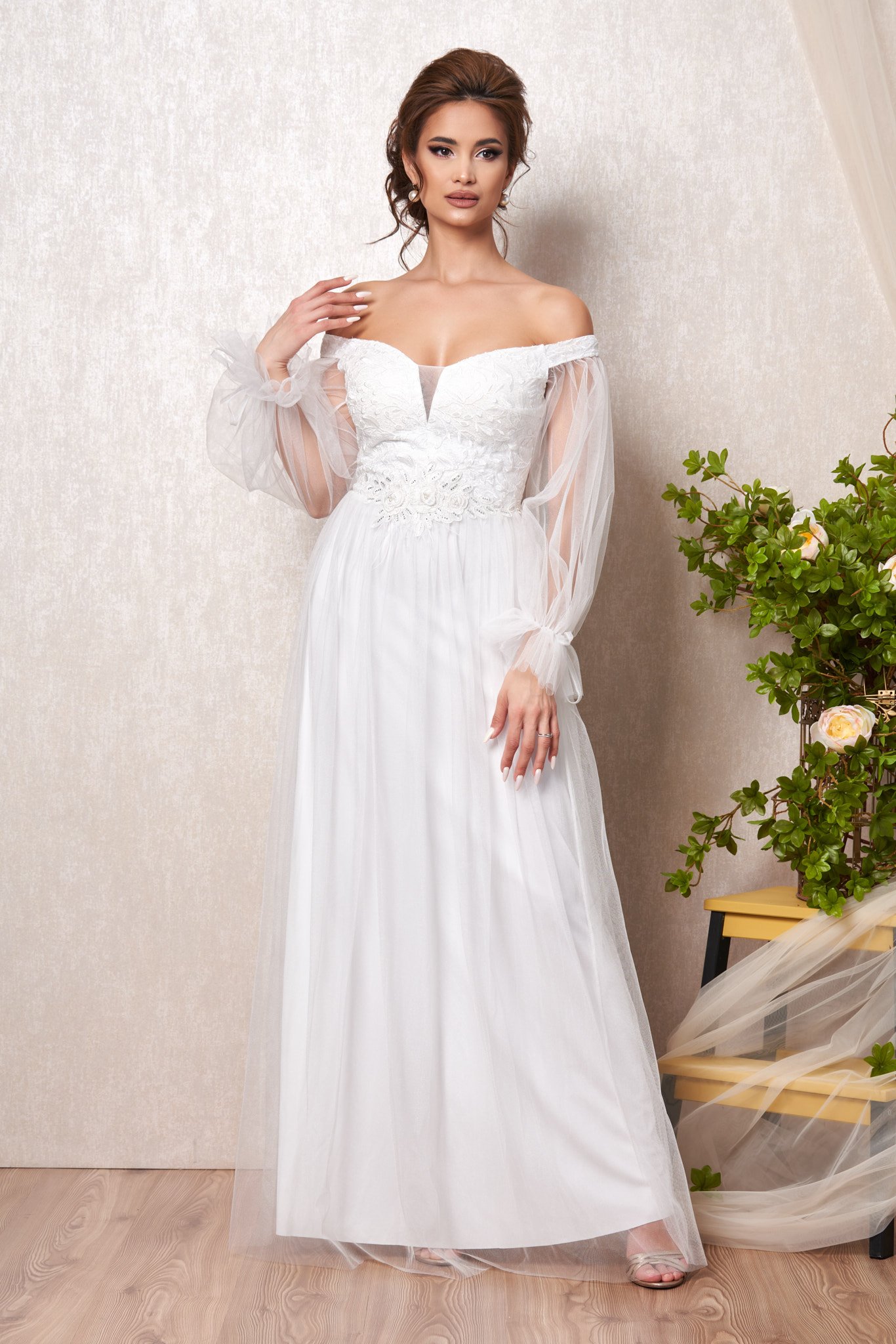 Rochie regal alba