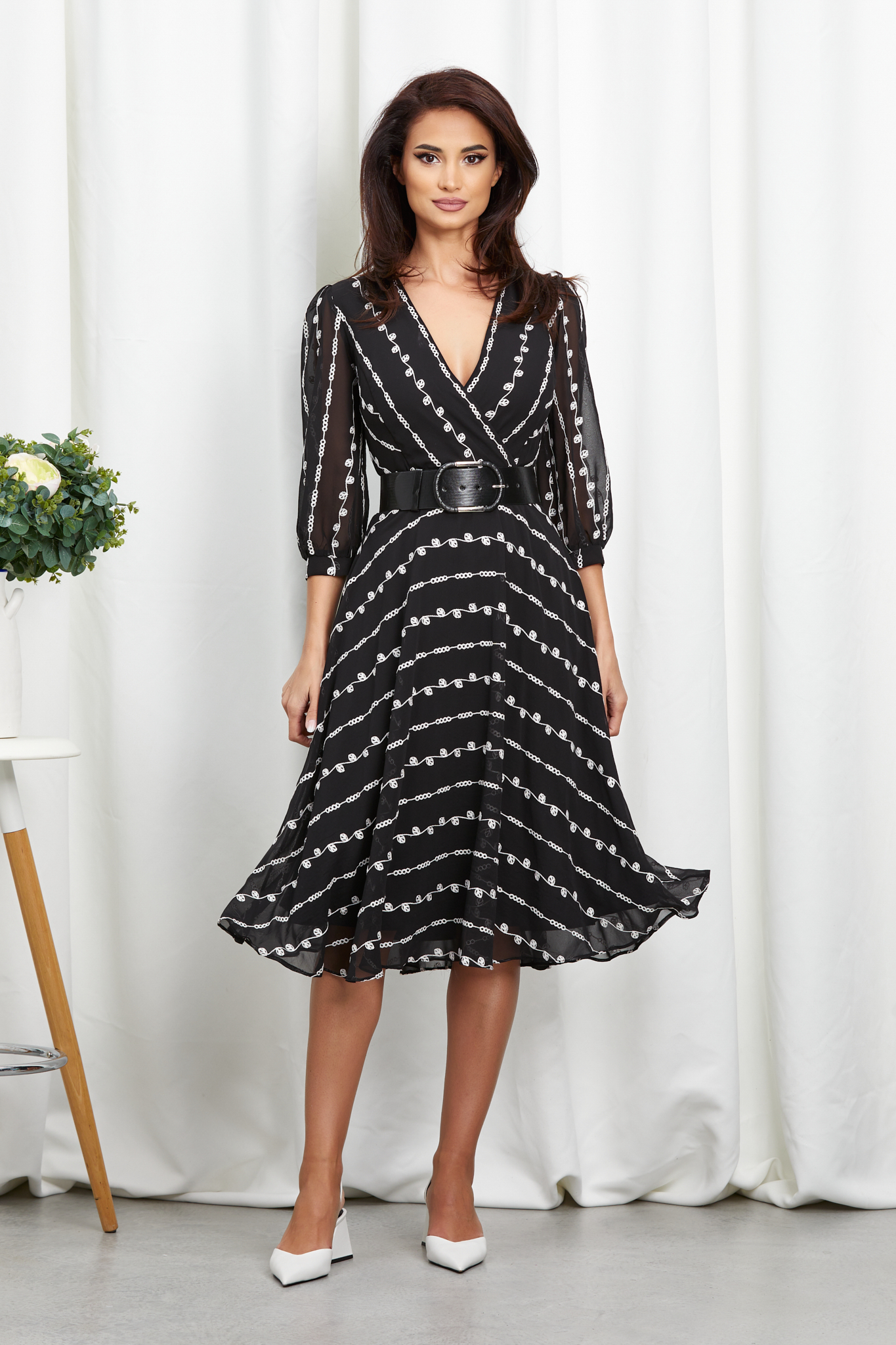 Poze Rochie Neena Neagra zonia.ro 