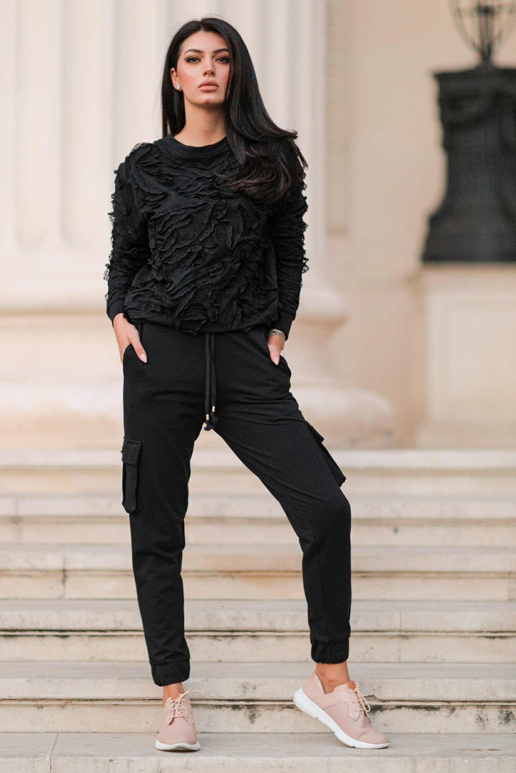 Costum sport sonriso negru